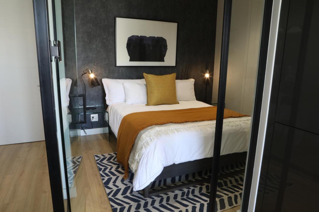 5 Star Elegant Apartments, Ellipse, Waterfall City, Midrand, Johannesburg *