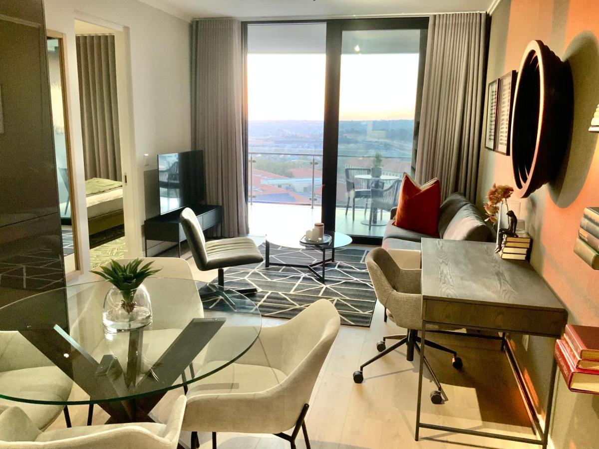 5 Star Elegant Apartments, Ellipse, Waterfall City, Midrand, Johannesburg